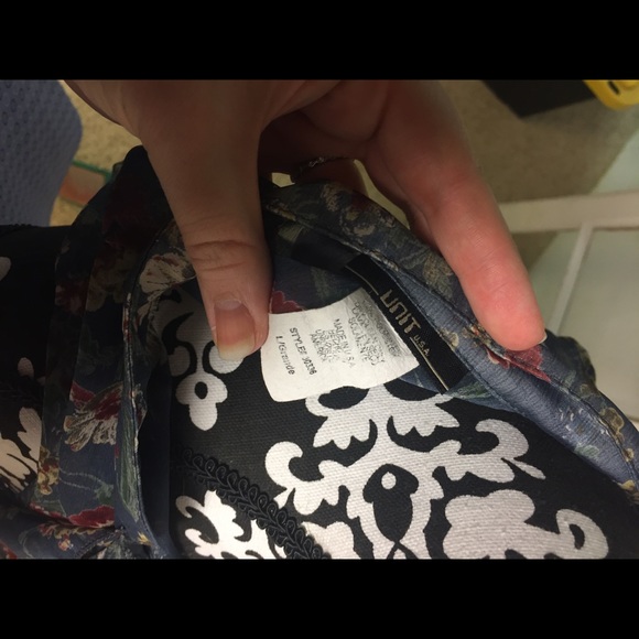 Unit floral flowy top - Picture 4 of 4